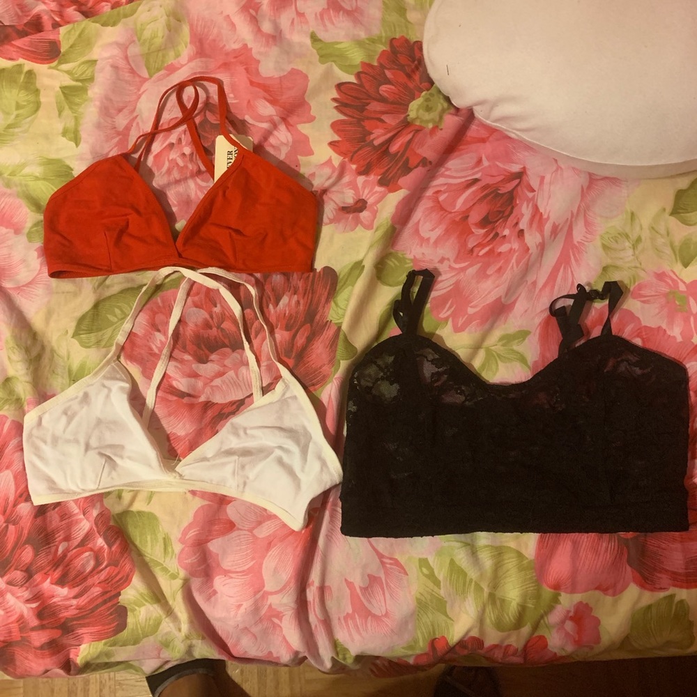 Bras - Picture 5 of 7